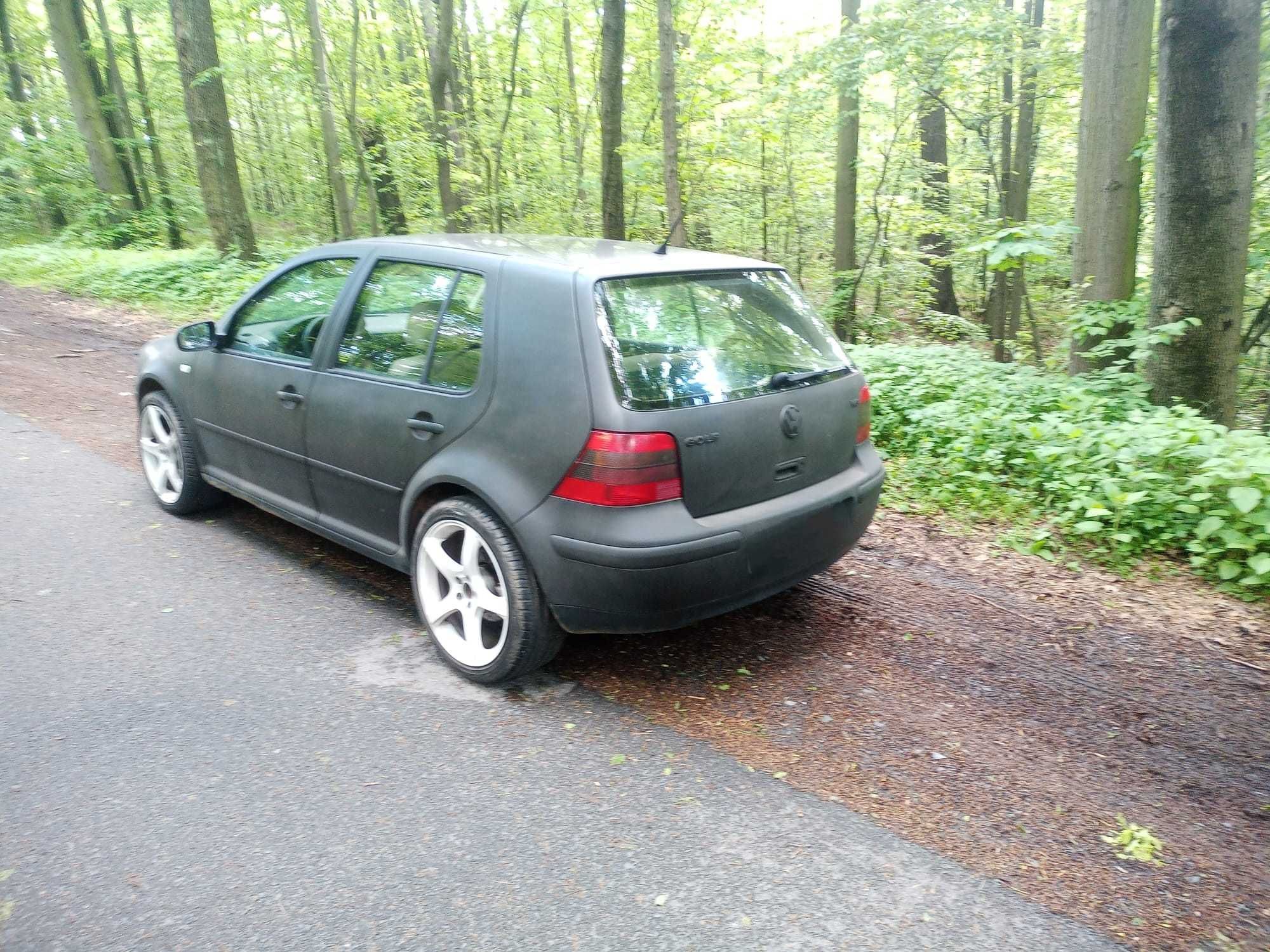 Sprzedam Volkswagen Golf VR5