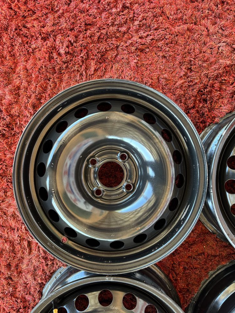 Original Renautl Megan Scenik Clio Zoe Dacia Lodgi R15 4x100