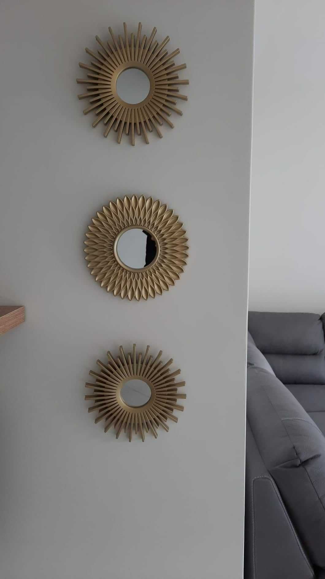 Dekoracja zestaw 3 luster w złotych ramkach do domu na ścianę