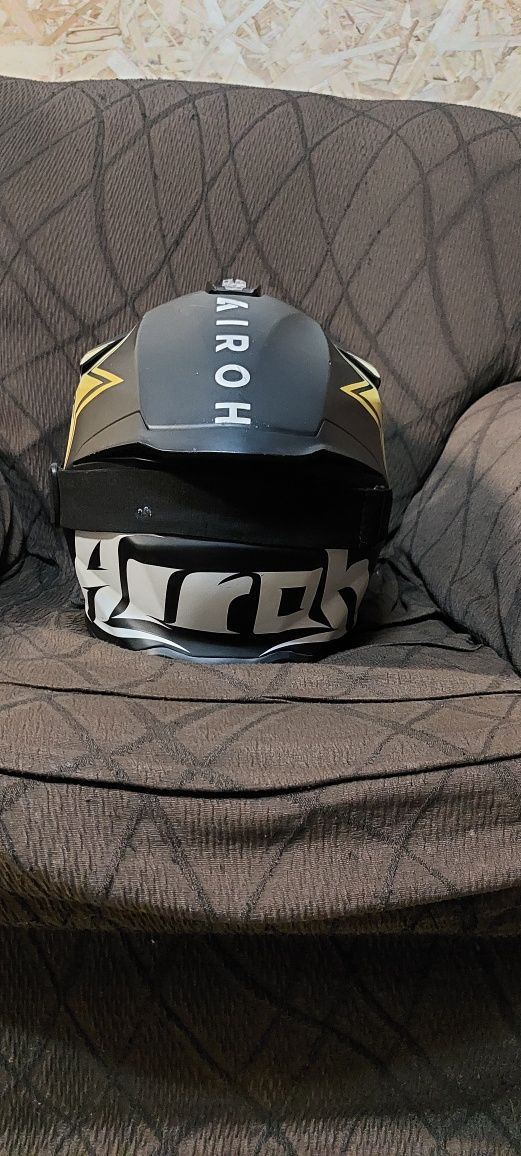 Capacete Airoh Rockstar