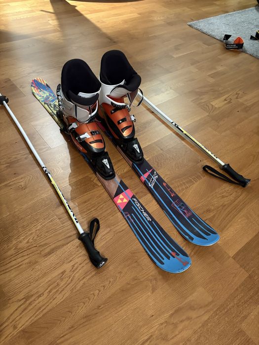 Komplet: narty Fischer 121cm, buty Rossignol 23,5 i kijki