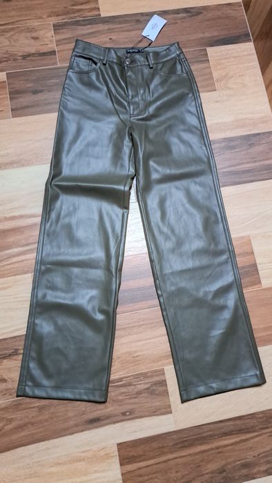 Nowe spodnie z ekoskóry z szerokimi nogawkami Stradivarius r.36 khaki