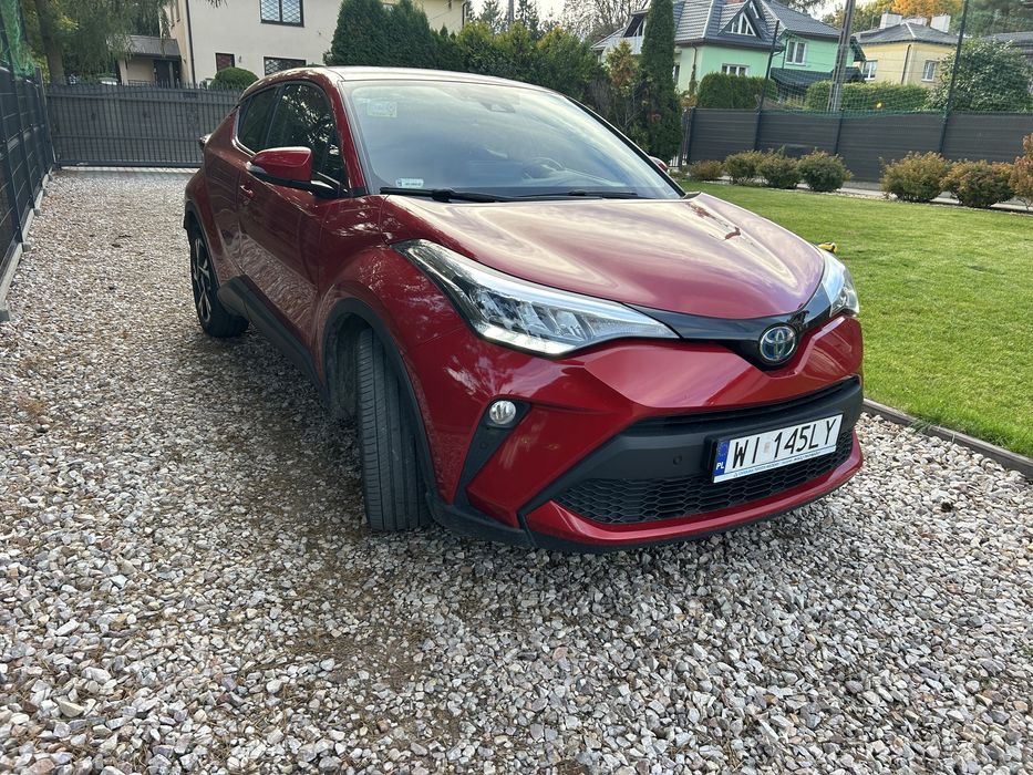Toyota c-hr 2.0 hybrid rok 2022