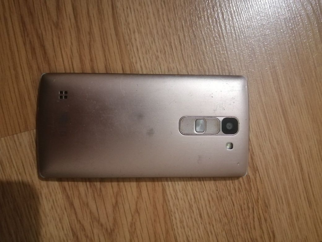 мобильный телефон LG Spirit H422 п