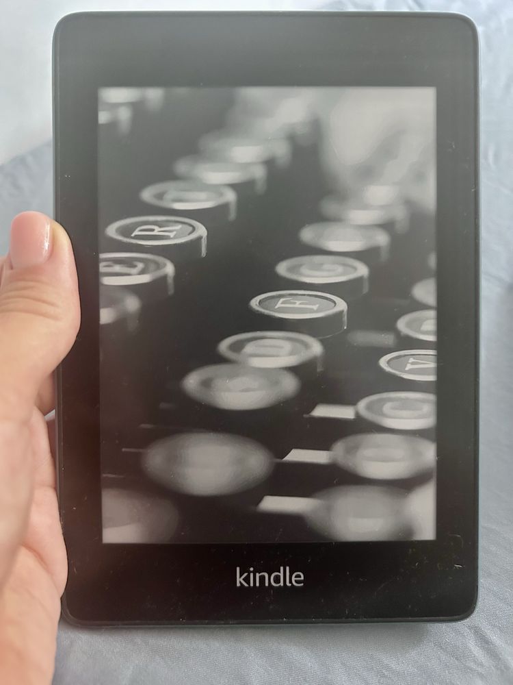 Электронная книга: Amazon Kindle  32Gb. 10th Generation CR.