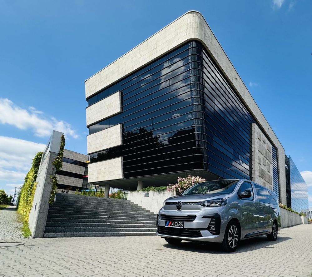 Wynajem Busów  osobowych Citroen Spacetourer XL Plus 8 osob