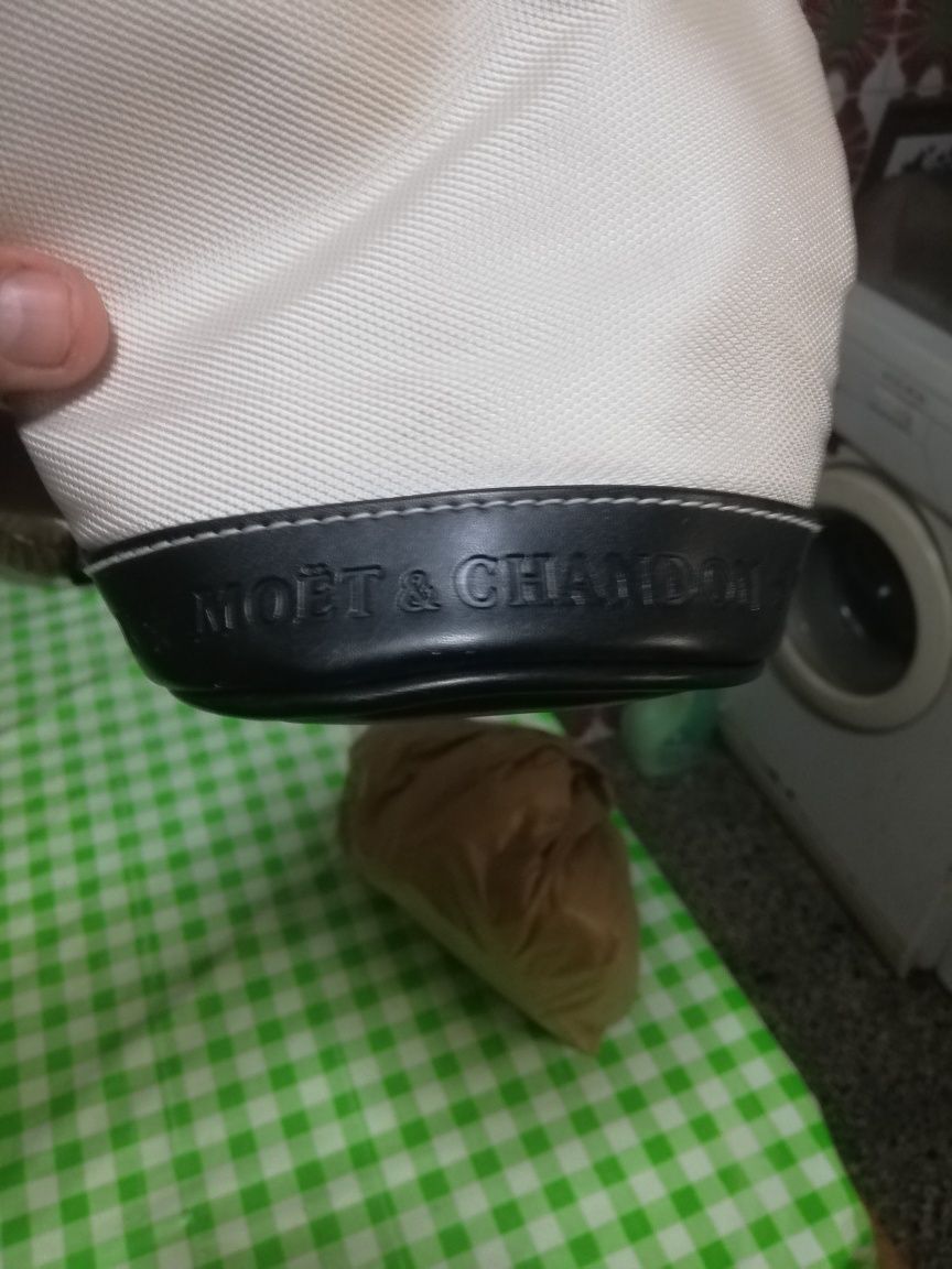 Moet e chandon cooler