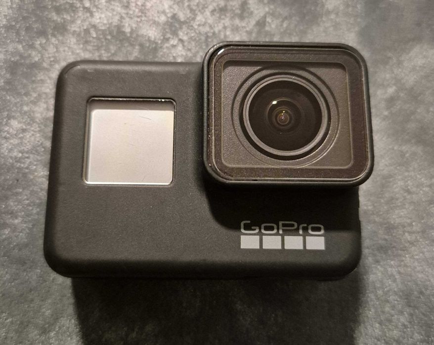 GoPro Hero7 Black + zestaw mocowań i uchwytów, karty SD, akumulatory