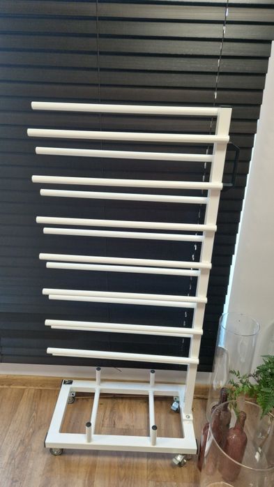 Stojak na folię, papier. Do kwiaciarni/biura.