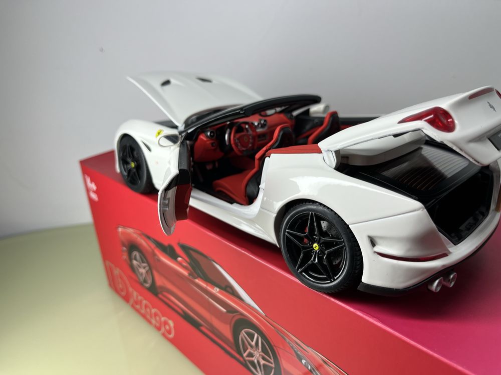 Ferrari California T 1/18 Burago