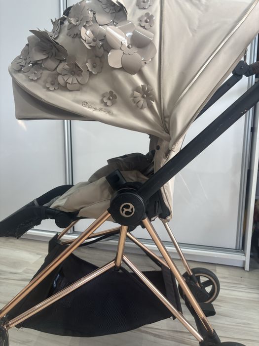 Cybex Mios 3.0 Wózek Spacerowy Nude Beige Simply Flowers