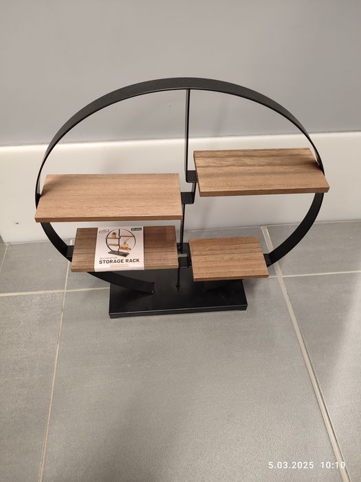 Nowa czarna metalowa półka