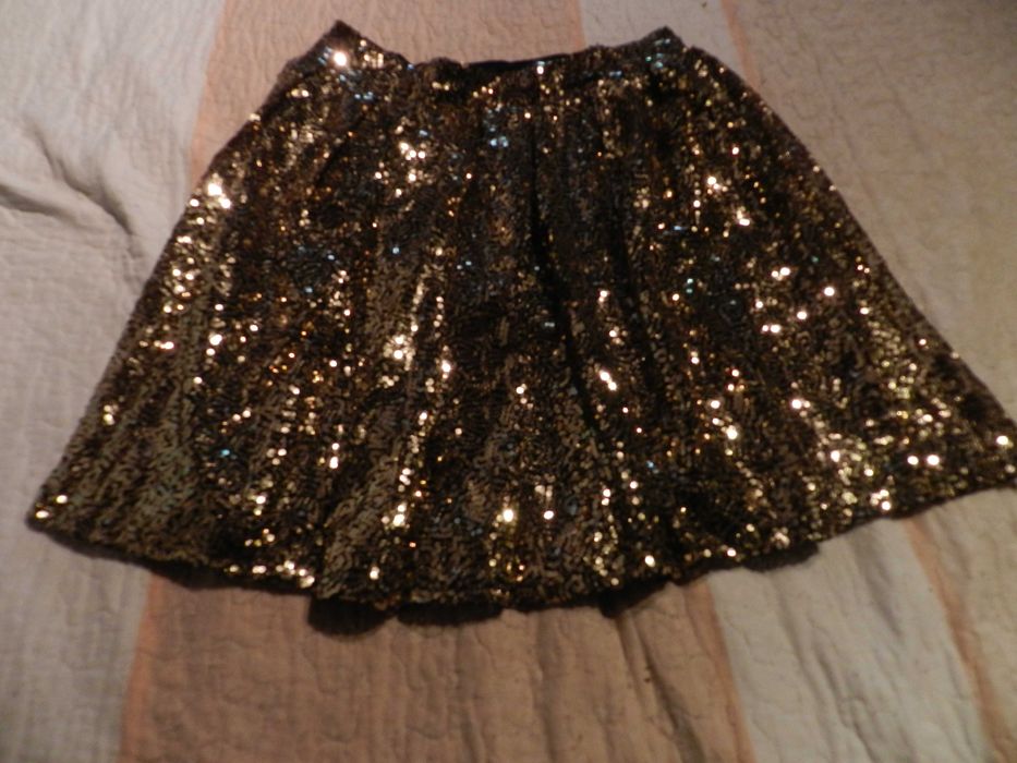 Mini saia com lentejoulas.