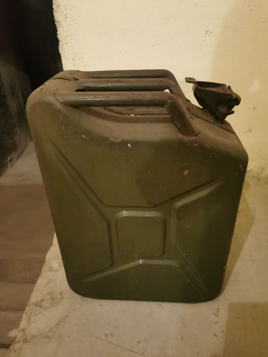 Kanister metalowy, zielony, PRL