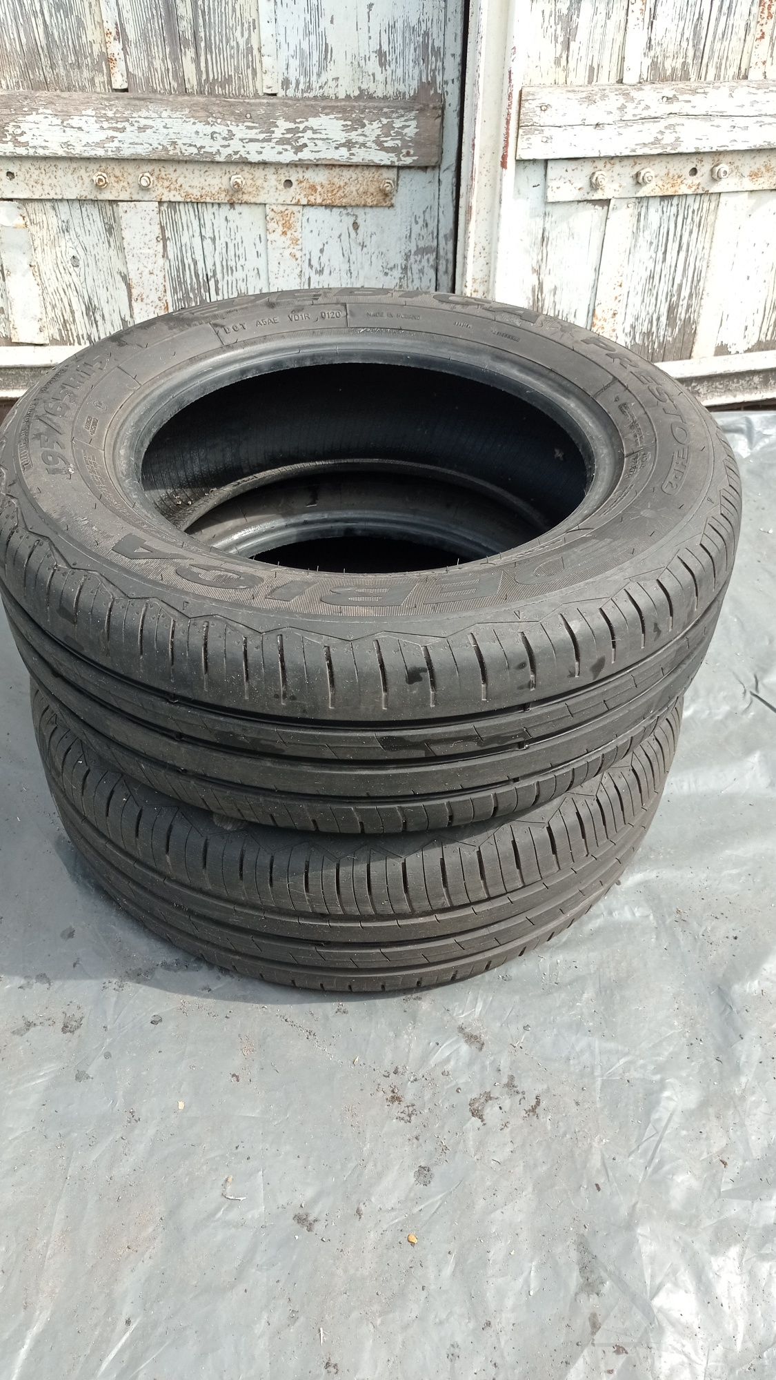 Продам літню Польську гуму 195/65/15 .
