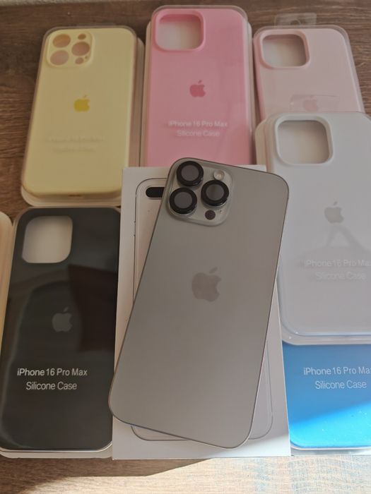 iPhone 16 Pro Max  6.9" 256GB Natural Titanium Seminovo C/Garantia