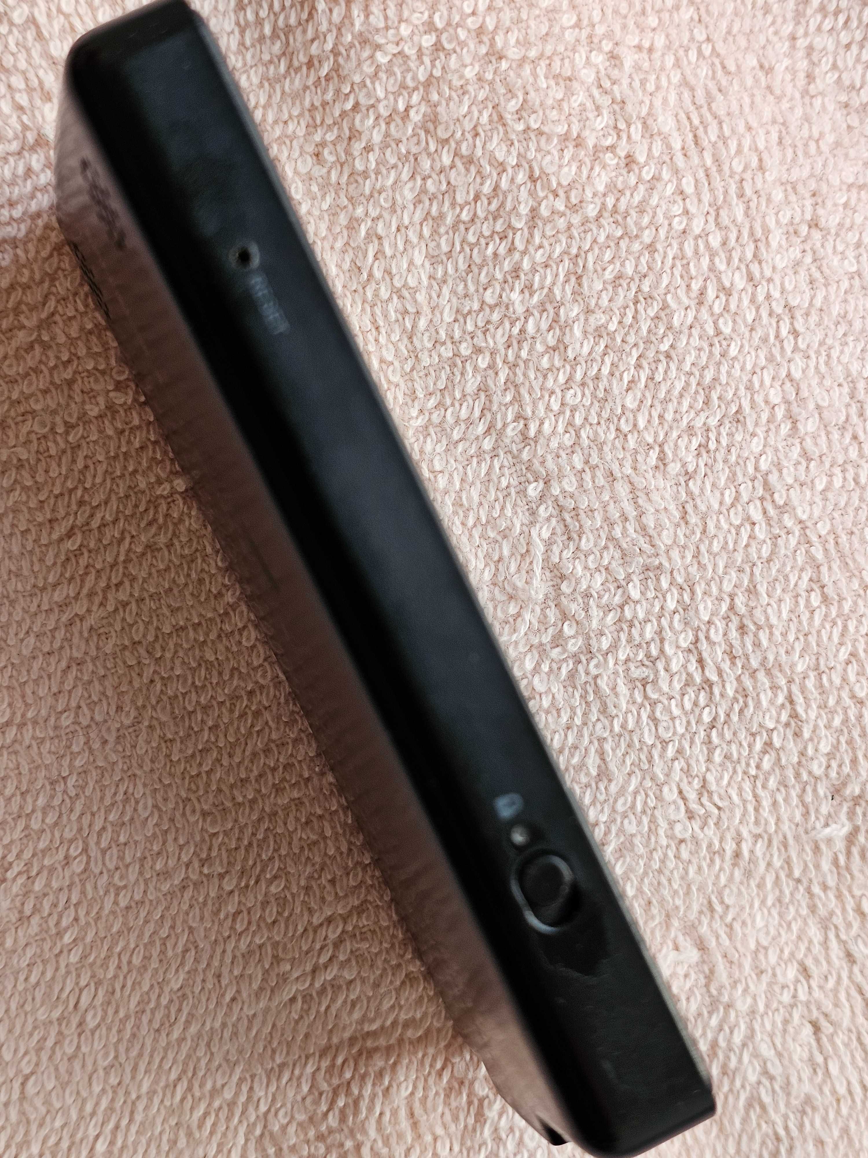 MP3-плеєр iRiver E100/4GB Black