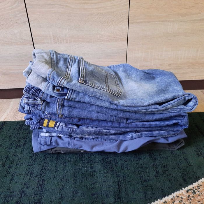 Spodnie jeansy chłopięce oraz materiałowe 7szt.
