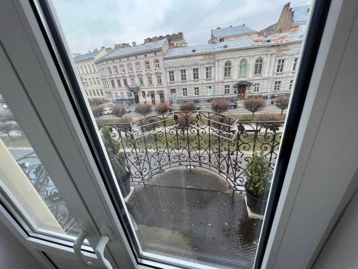 Продаж 3 кімнатної квартири, центр,  проспект Шевченка