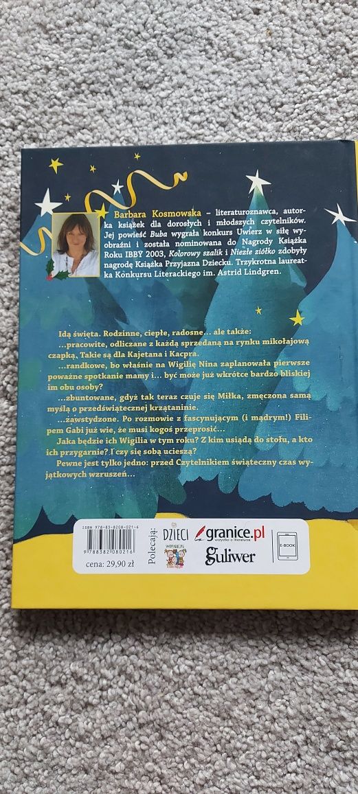 Pięć choinek w tym jedna kradziona. Opowieść świąteczna. B. Kosmowska