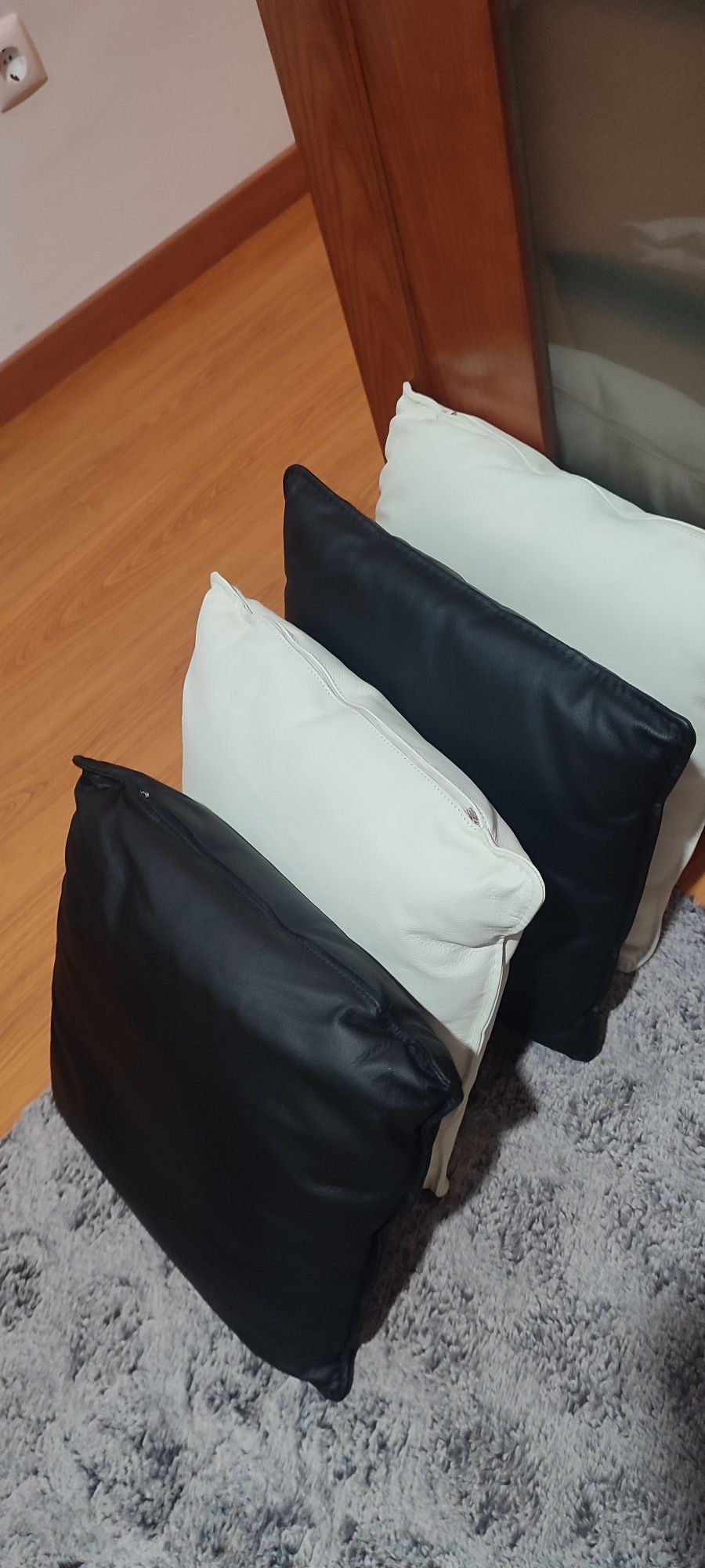 Conjunto 4 almofadas em pele/couro Verdadeira