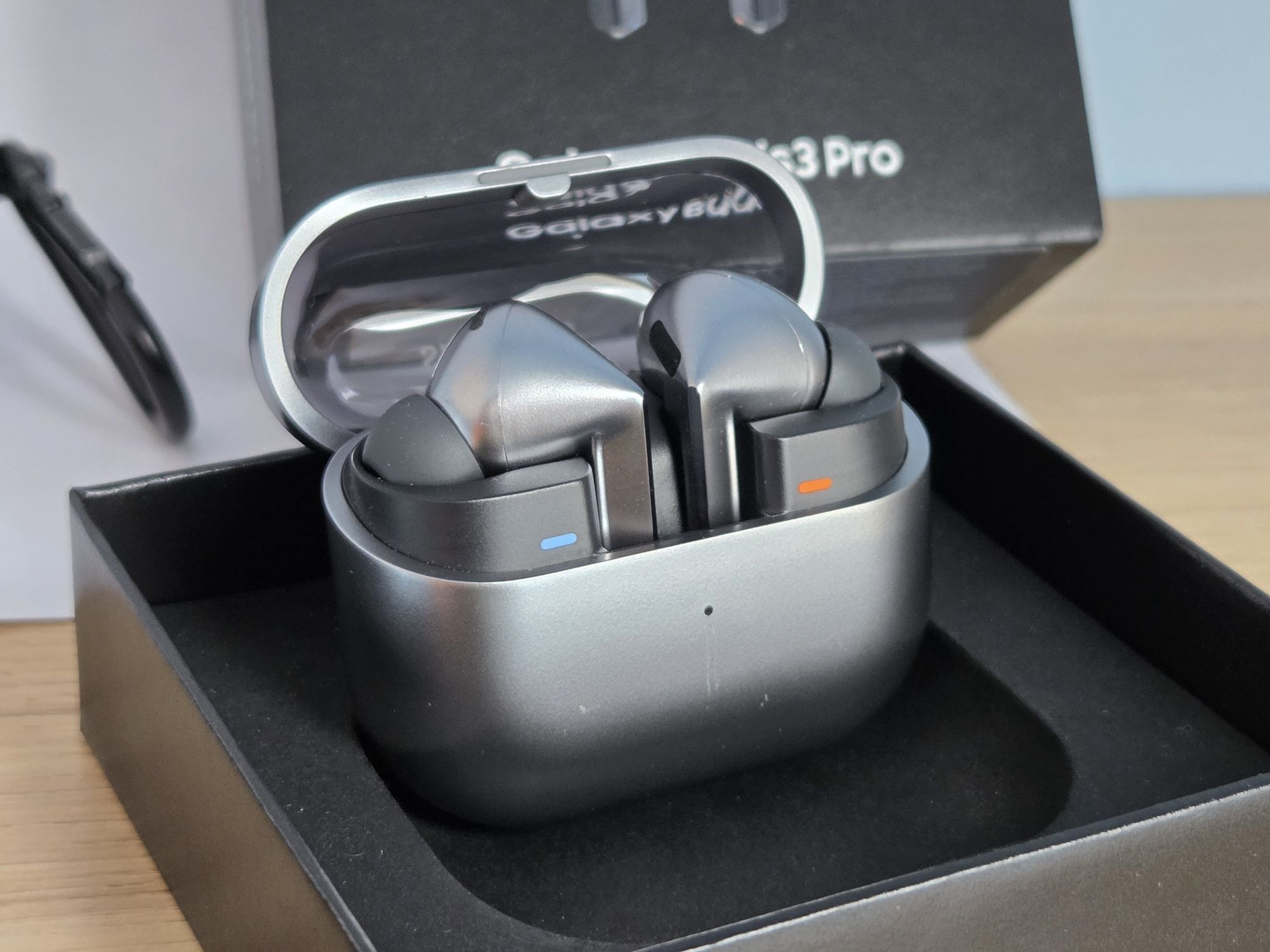 Samsung buds 3 pro srebrne z RTV Euro AGD GRATIS oryginalne etui