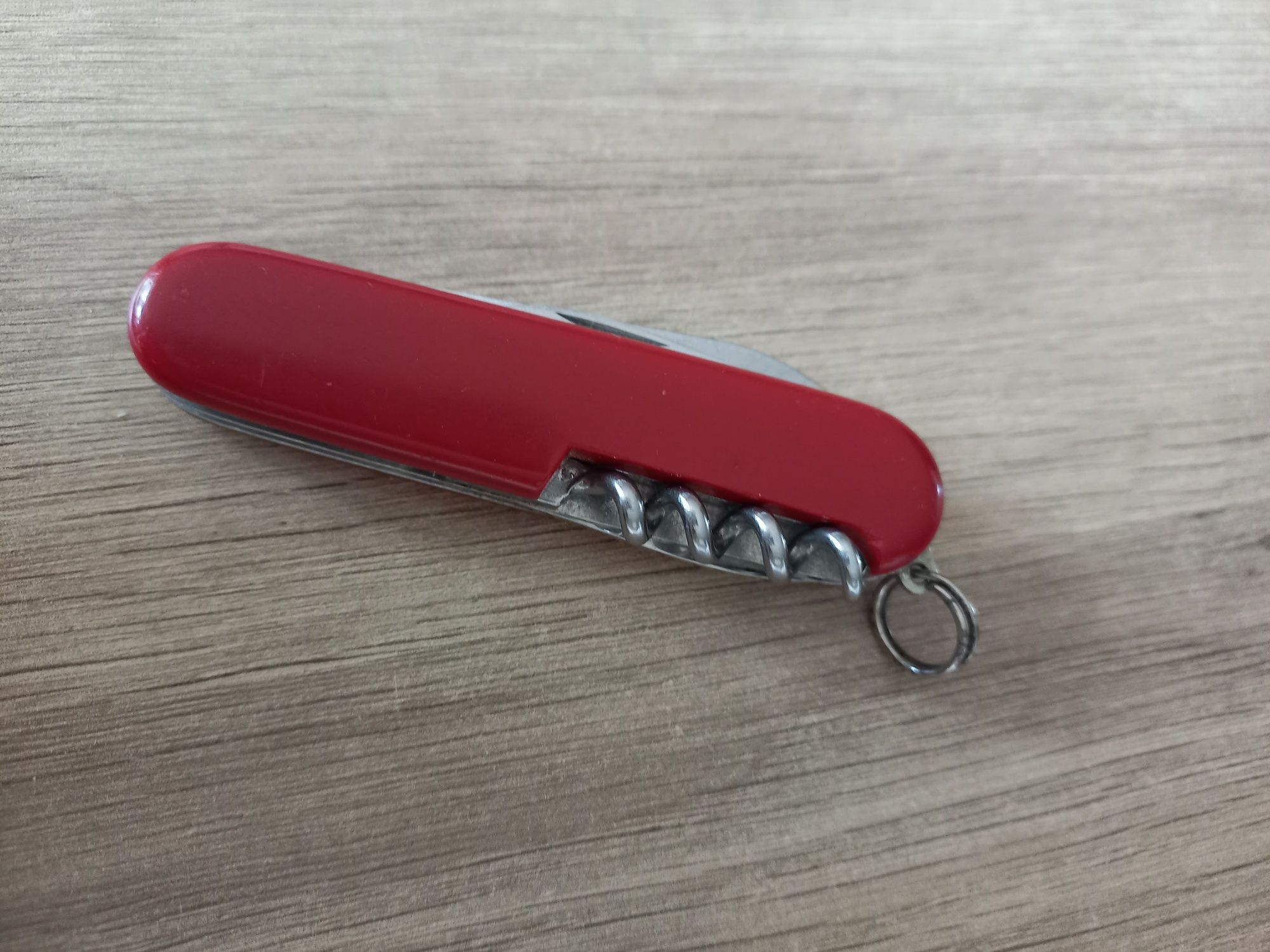 Victorinox szwajcarski