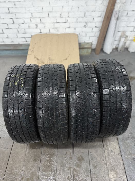 Toyo 235/65/17 минимальный износ зима