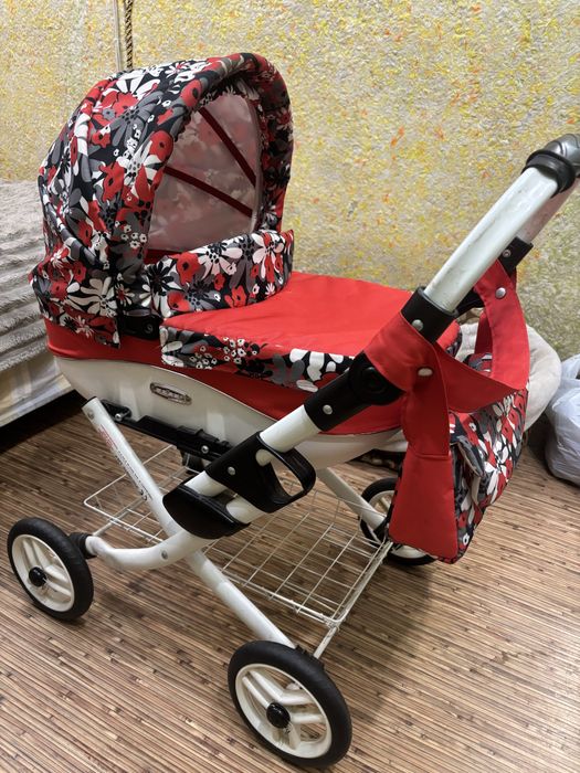 Коляска для кукол