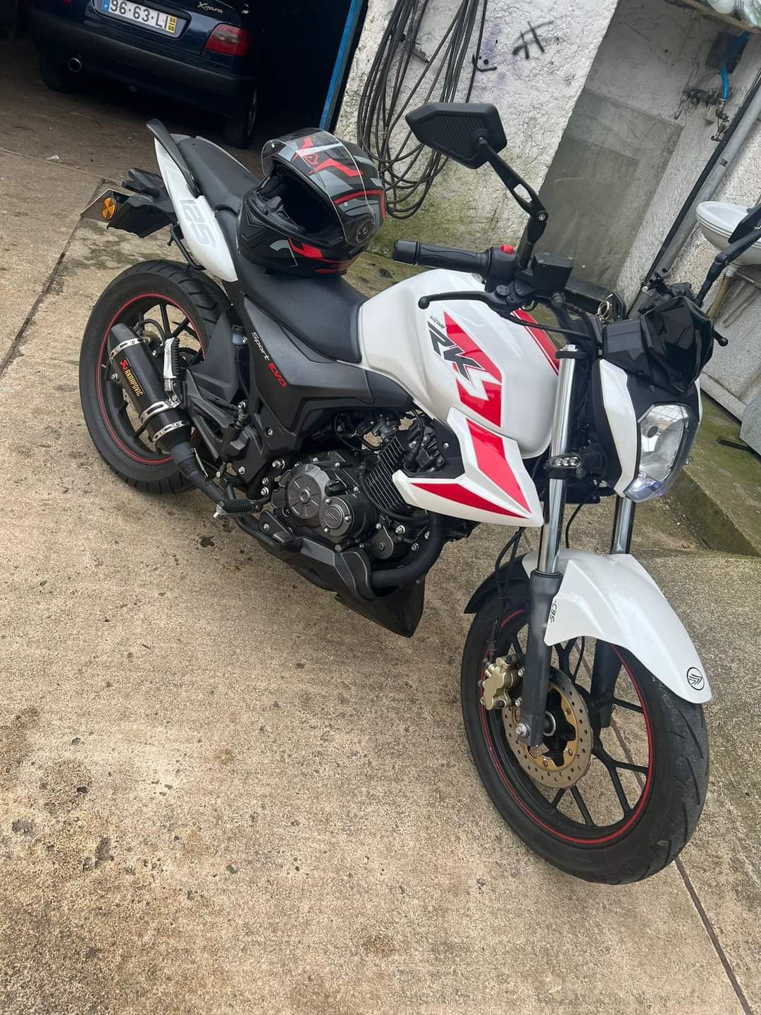 Keeway RKS 125cc
Keeway RKS 125cc de 2019
Como nova
Revisão feita
91