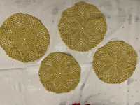 Serwetki robione na szydełku - 4 szt. w komplecie, żółto- złote