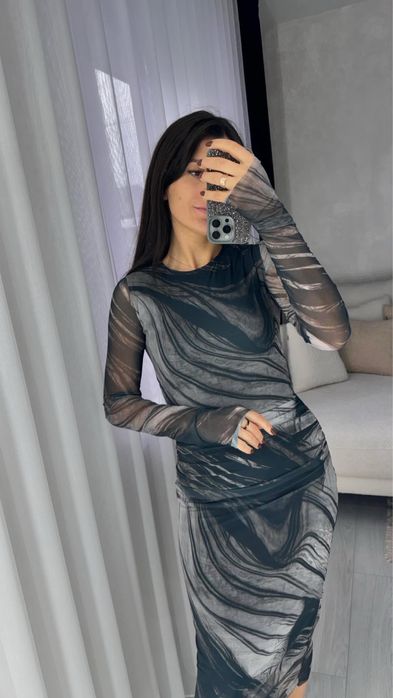 Сукня в ідеальному стані. Розмір підійде як на 36 так і більших дівчат