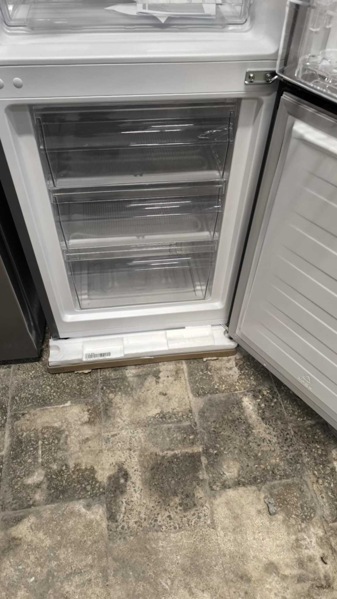 Lodówka Gorenje RK4182PS4 55cm 269L Szuflada CrispZone LED Szary