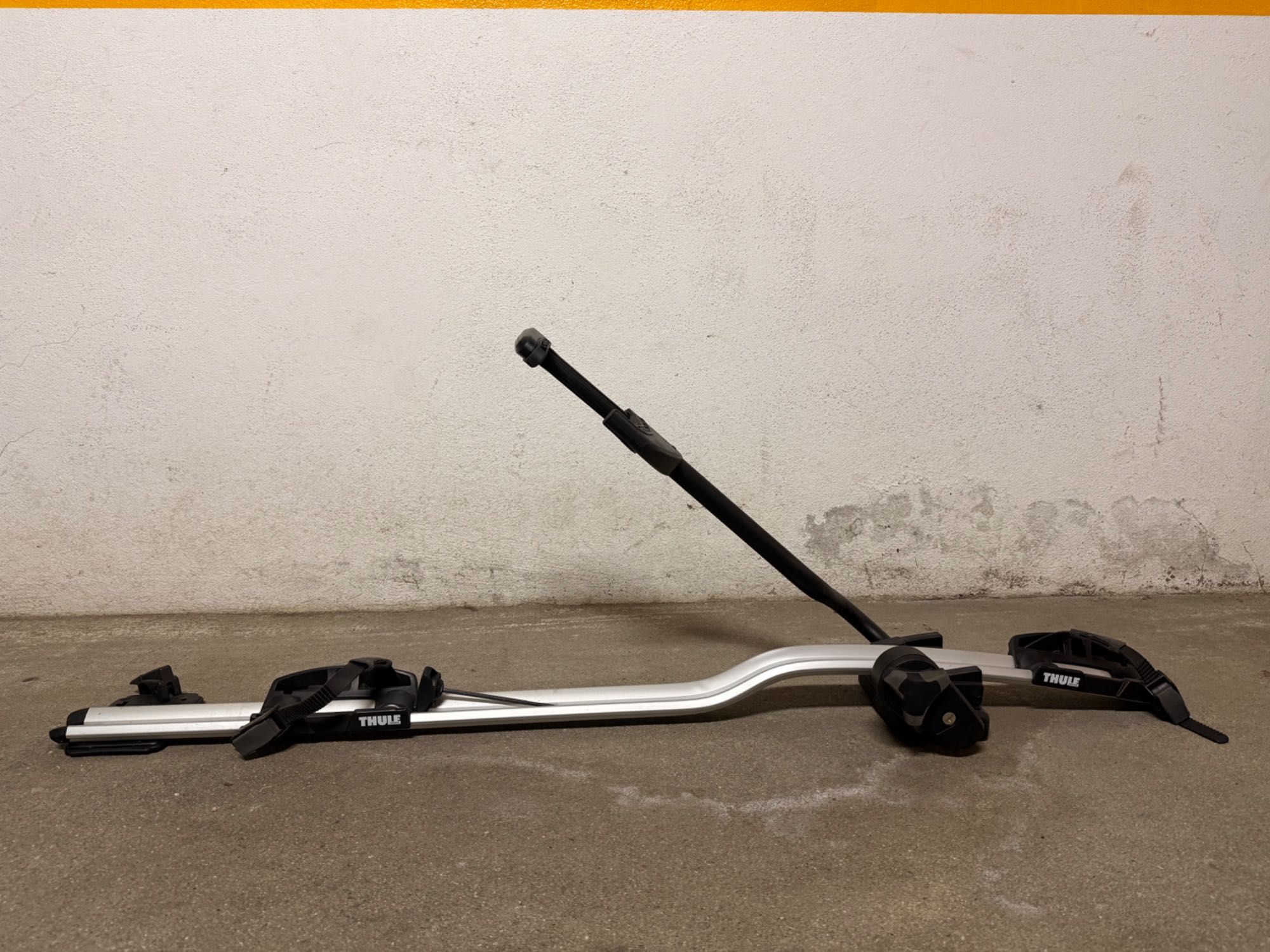 Barras de Tejadilho Thule WingBar Edge 77-86cm & Thule Pro Ride 598