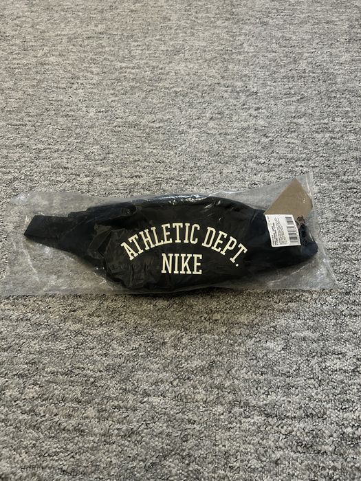 Сумка на пояс нагрудная бананка через плечо  Nike