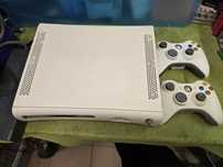 XBOX 360 konsola + 2 pady.