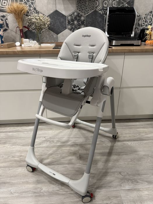 Стільчик для годування сірий Perego prima pappa follow me