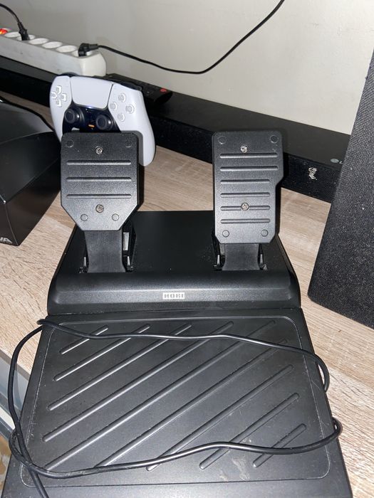 Vendo VOLANTE + pedais Ps4/Ps5