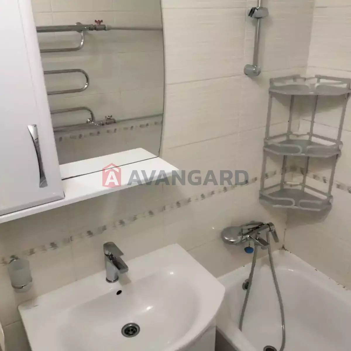 Продам 3 ком кв 70 кв м Караван Левобережны