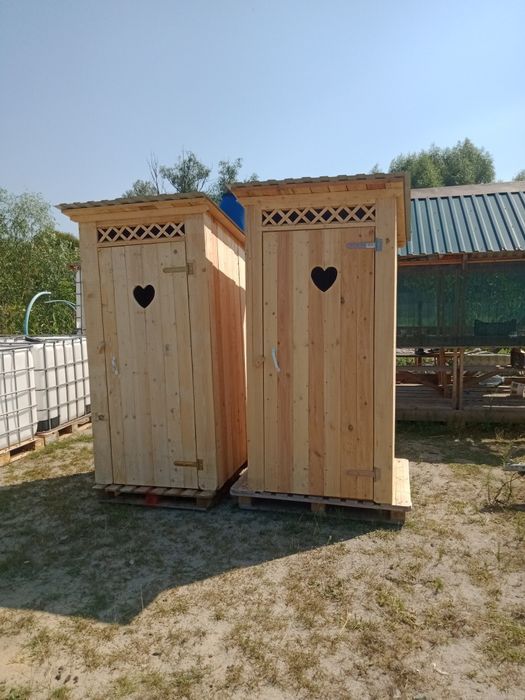 Туалет дерев'яний