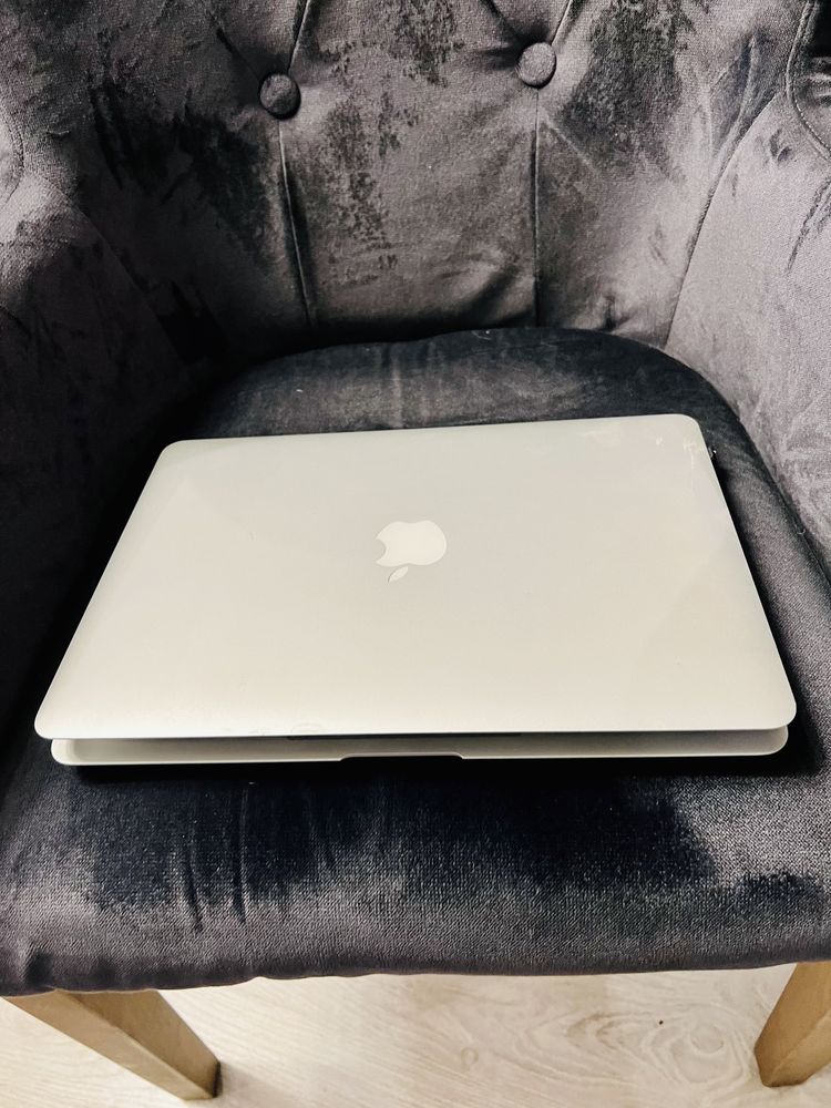 Ноутбук Apple MacBook