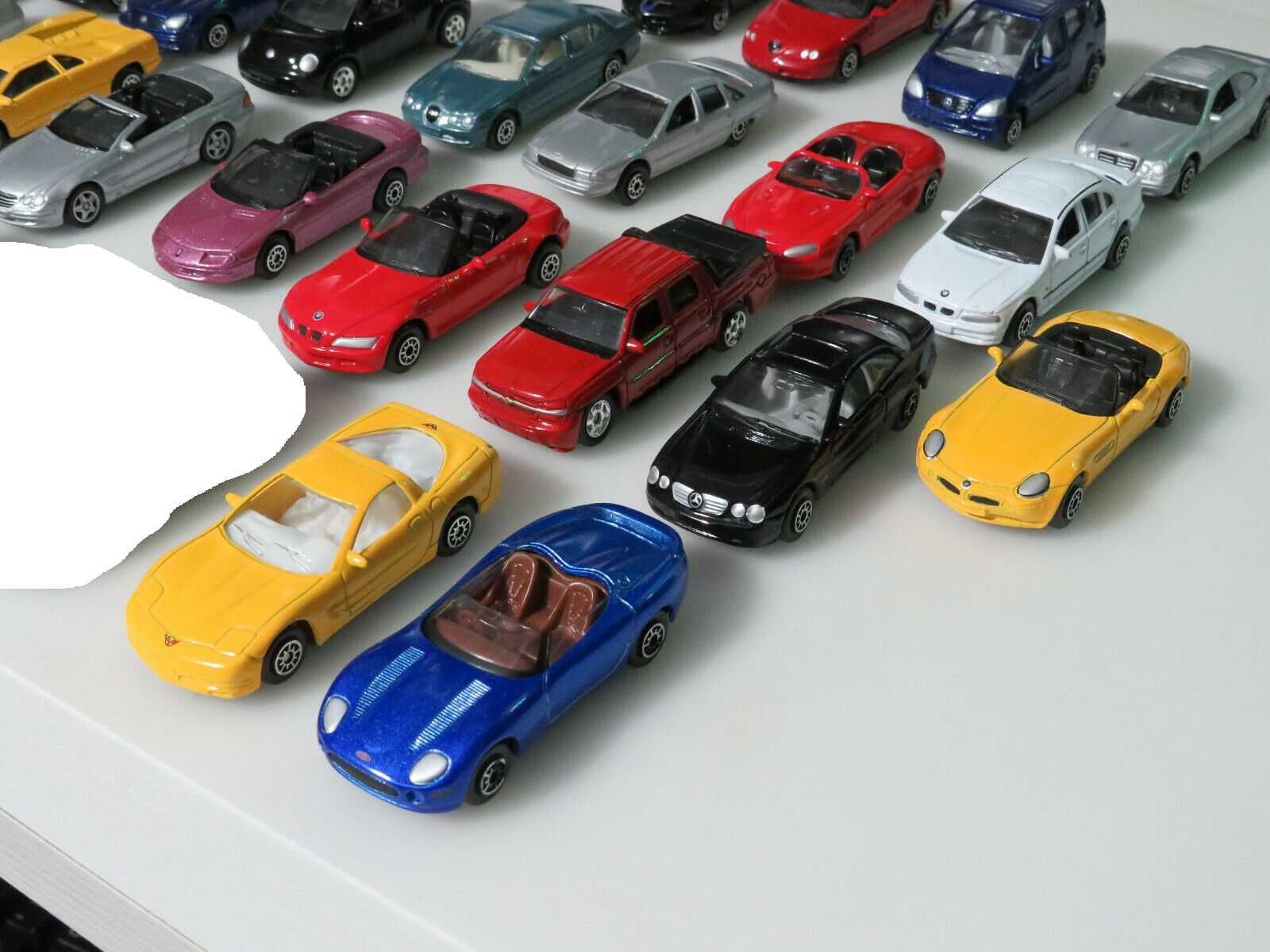 27 Carros Welly Diecast, escalas 1:60-1:64