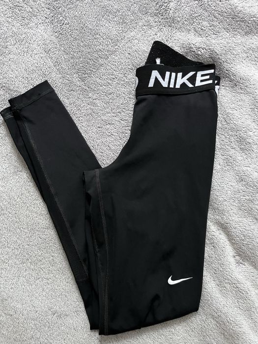 Спортивні лосіни  Nike