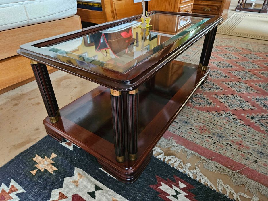 Mesa de centro em madeira e tampo em vidro - óptimo es