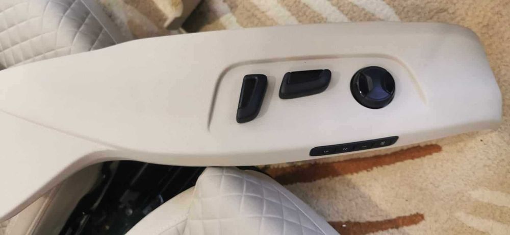 Fotele Superb III podgrzewane elektryczne przód i tył