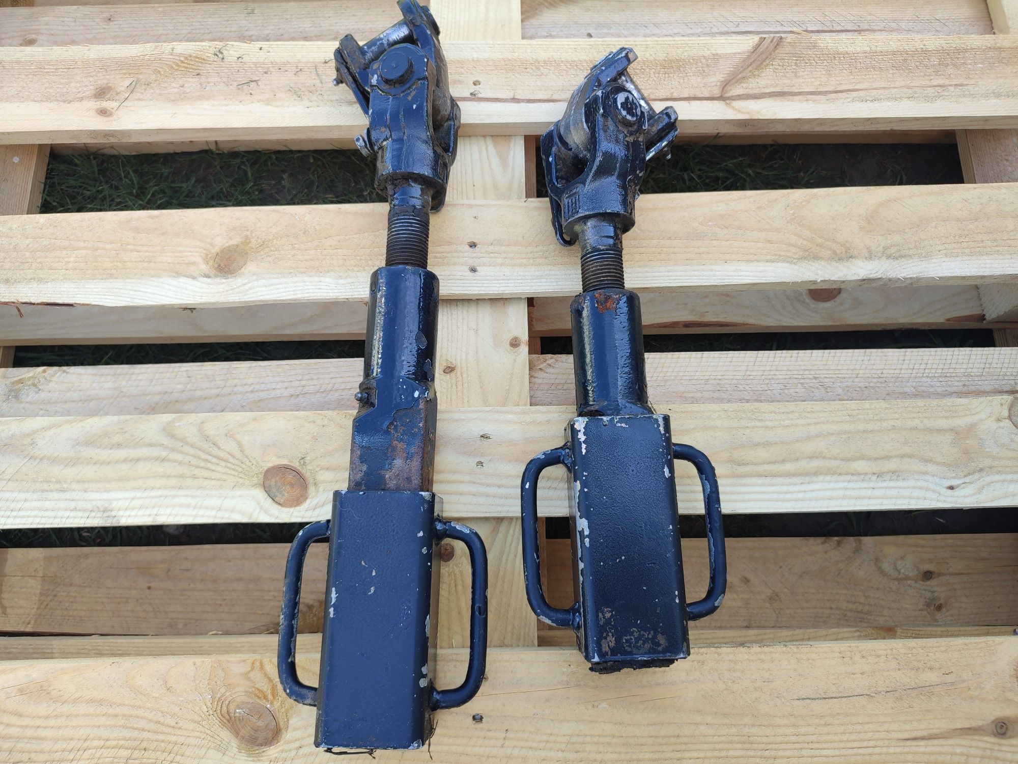 Wieszak New Holland TM 110,TM115,TM120,TM125,TM130,TM135,TM140,TM150,