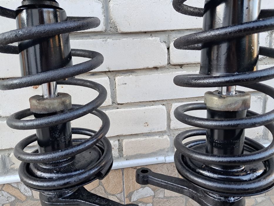 Стойки взборі ваз 2109 21099; 2110 2111 2112 2115 стойки передні ваз