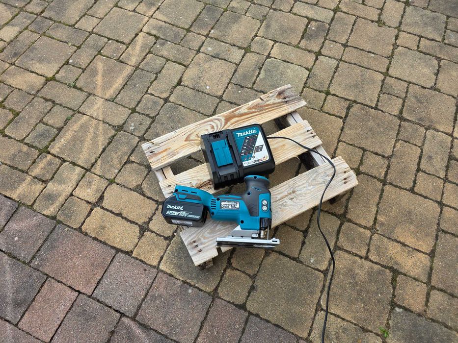 wyrzynarka MAKITA DJV181 z regulacją + aku + ładowarka