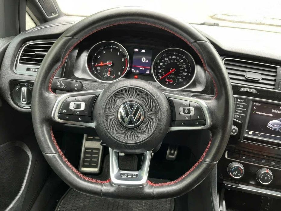 Volkswagen Golf GTI SE 4-Door      2017