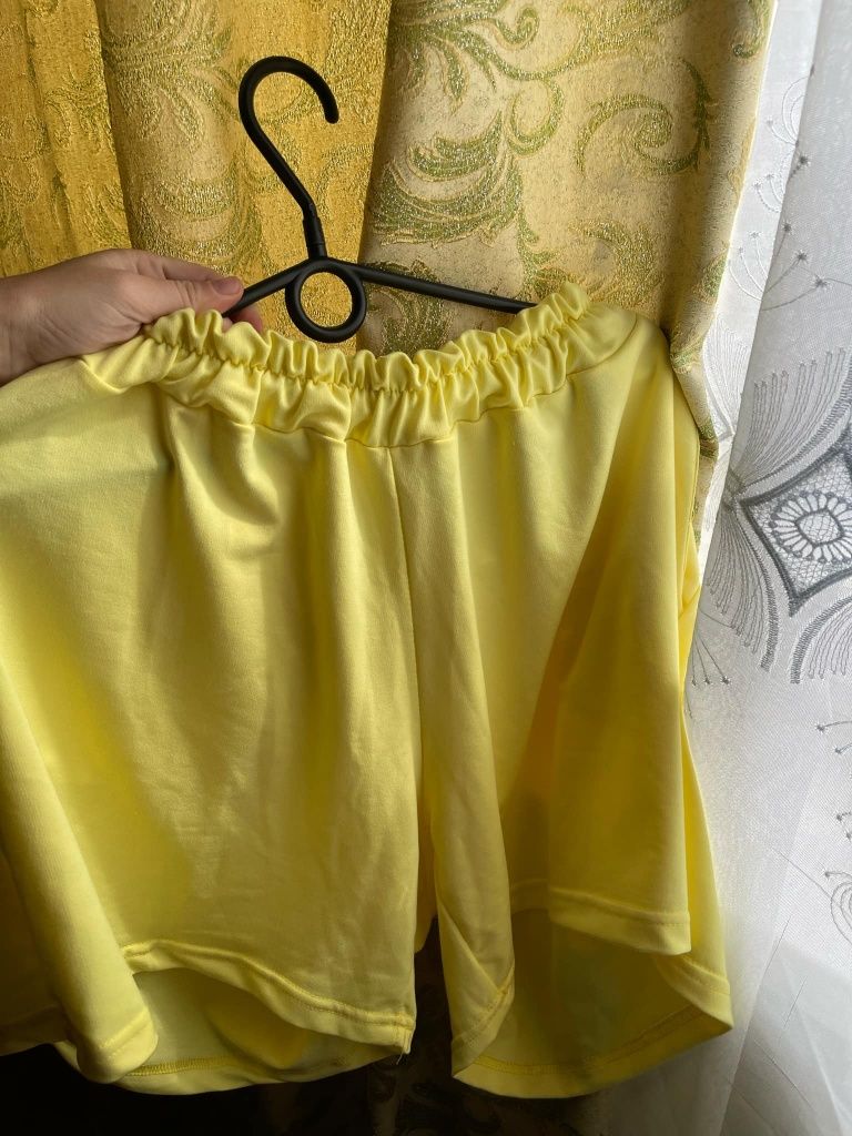 Літній костюм футболка і шорти
